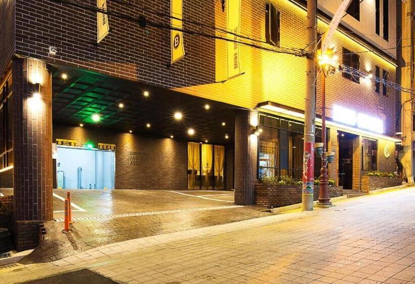 مُتل Brown Dot Busan Station Sky Garden