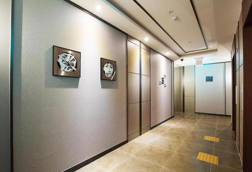 مُتل Brown Dot Busan Station Sky Garden