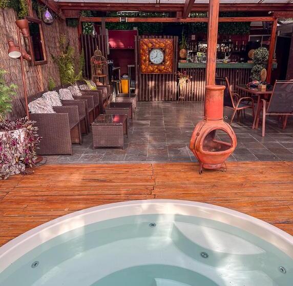 ペンション Bambú Lodge San Jose Airport