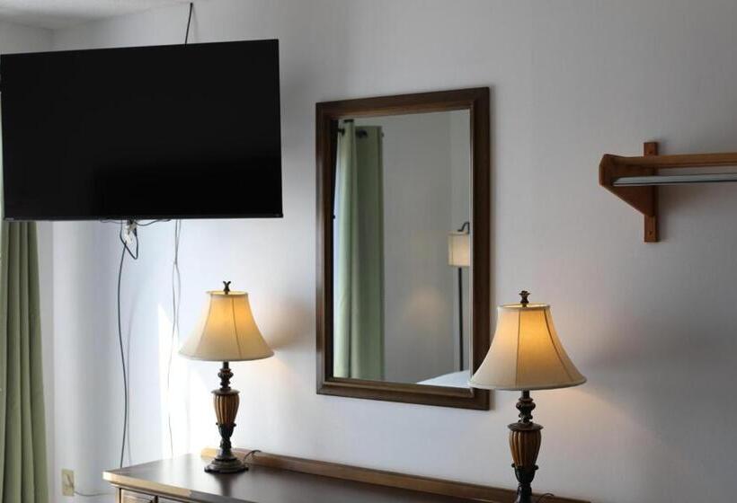 بنسيون Bridge Inn Tomahawk   Suite 201, Kitchen, Hot Tub, Fireplace, Balcony, River View