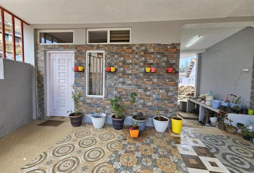 Пансион The Happy Home Stay At Ooty