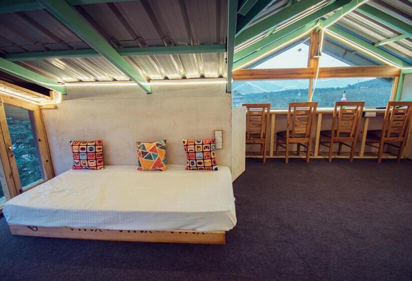 The Forest Pinnacle Hostel And Café, Old Manali