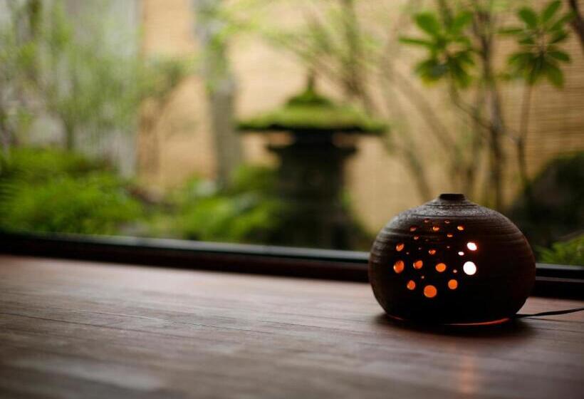 Yufuin Onsen Ryokan Hananomai