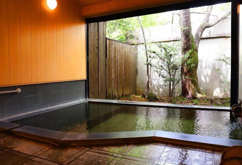 Yufuin Onsen Ryokan Hananomai