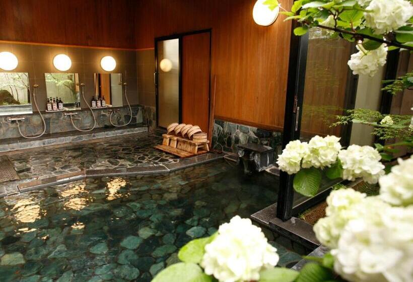 Yufuin Onsen Ryokan Hananomai