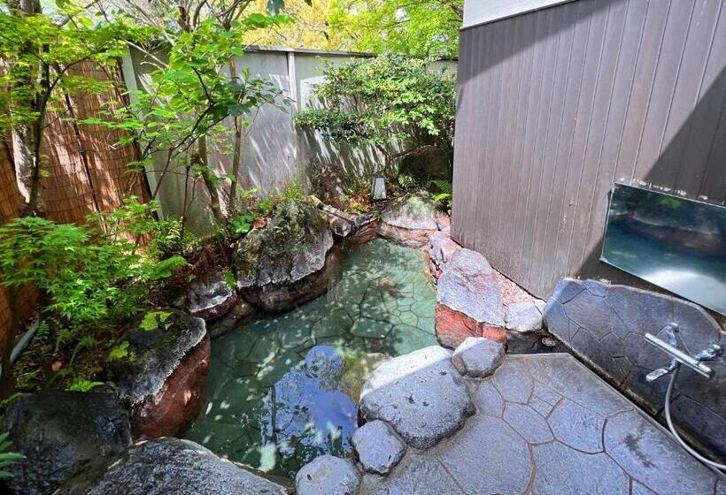 Yufuin Onsen Ryokan Hananomai