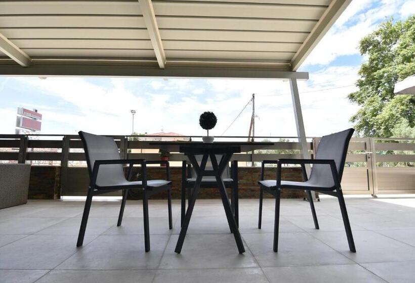 הוסטל On Board Luxury Studios