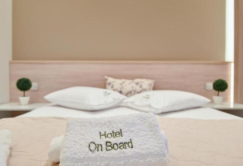 הוסטל On Board Luxury Studios