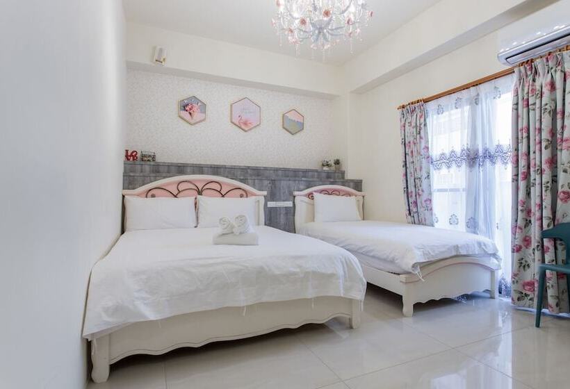 تختخواب و صبحانه Ellie's House