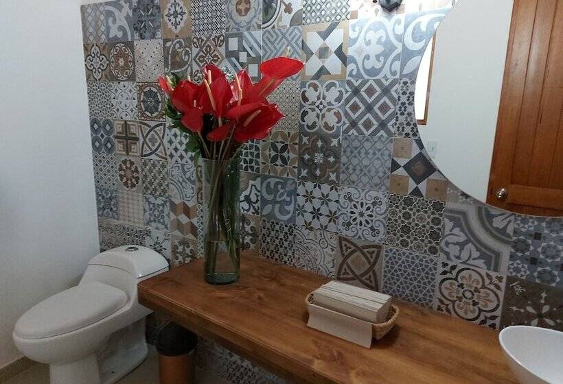 تختخواب و صبحانه Boutique La Alhambra