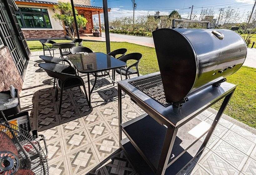 تختخواب و صبحانه Memories