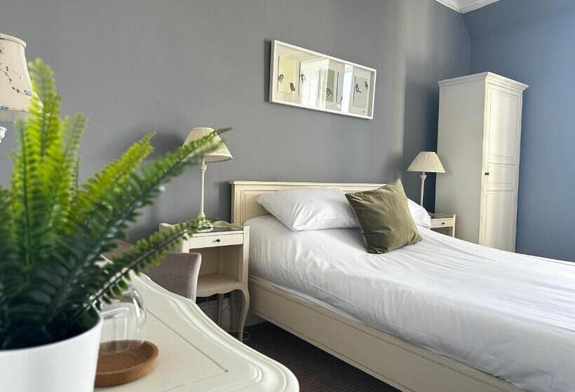 ベッドアンドブレックファースト Station Lounge & Rooms