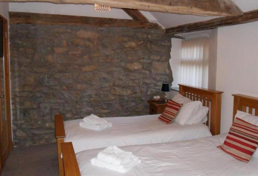 مبيت وإفطار The Bear