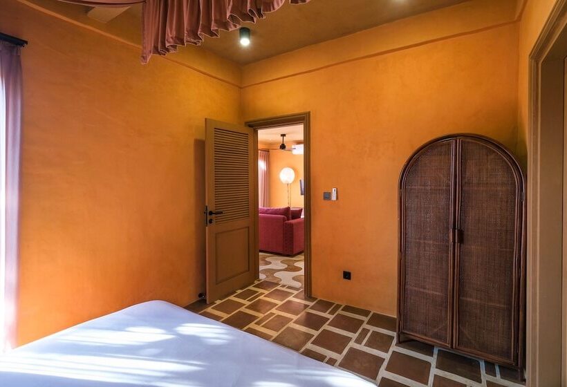 El Barrio Boutique Hotel & Bar