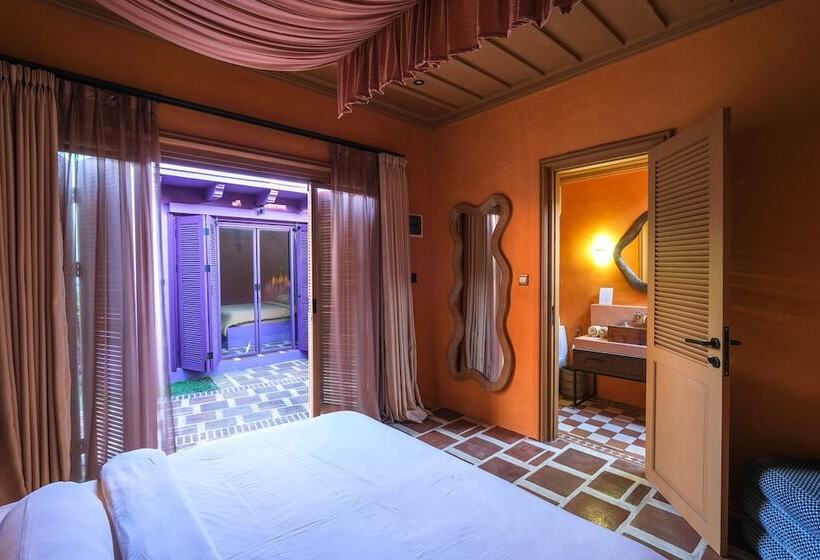 El Barrio Boutique Hotel & Bar