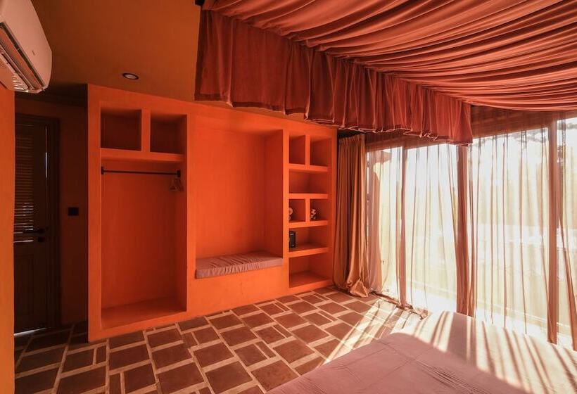 El Barrio Boutique Hotel & Bar