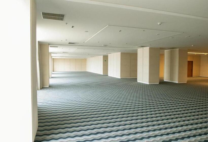 Eurobuilding Hotel & Suites Lecheria