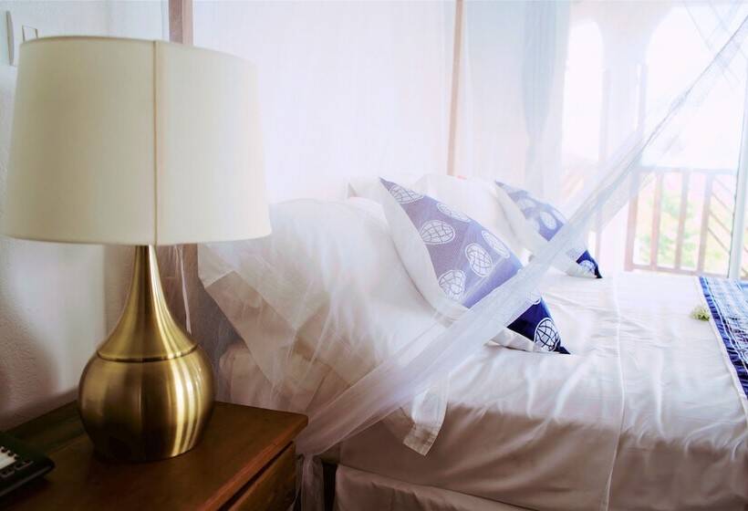 Отель Al Camar Lodge