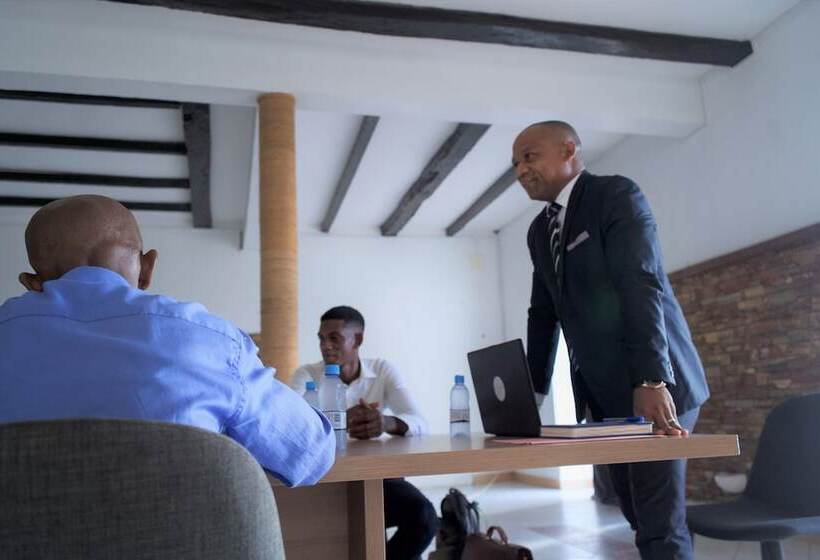 Отель Al Camar Lodge