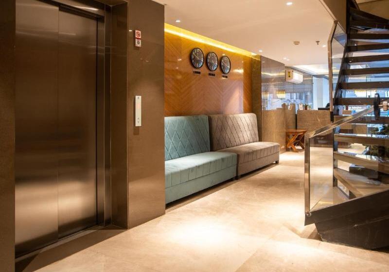 ホテル Amritara Kirpa