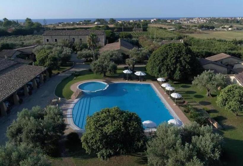 فندق Il Borghetto Beach Club Resort