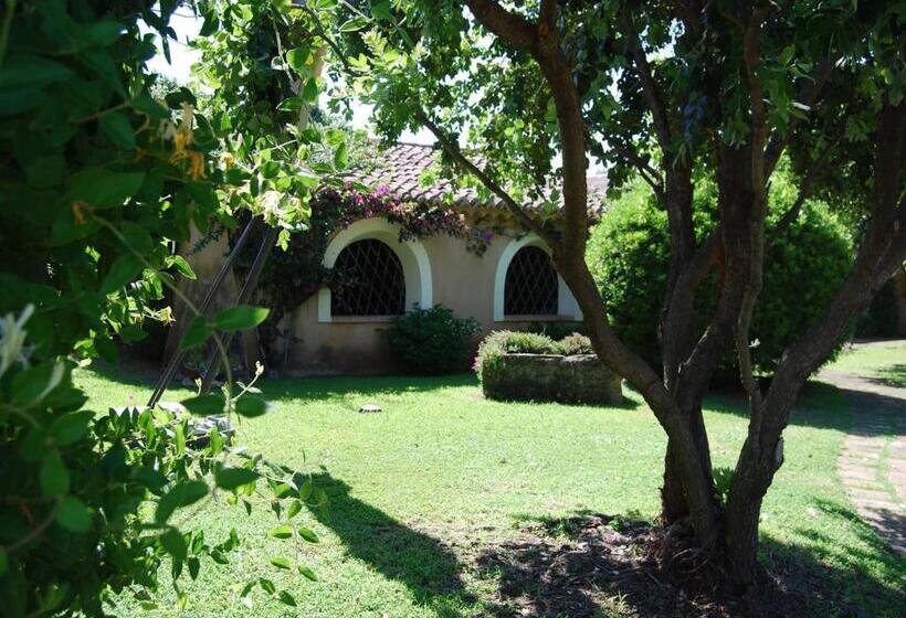 فندق Il Borghetto Beach Club Resort