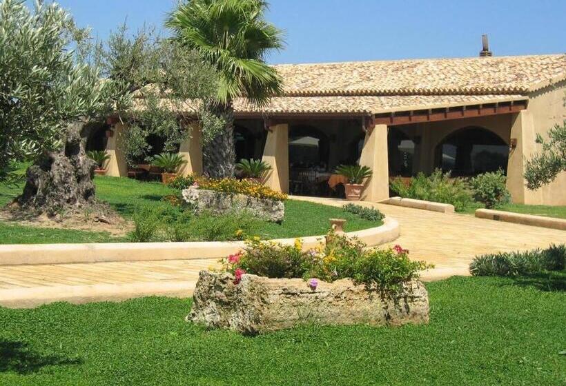 فندق Il Borghetto Beach Club Resort