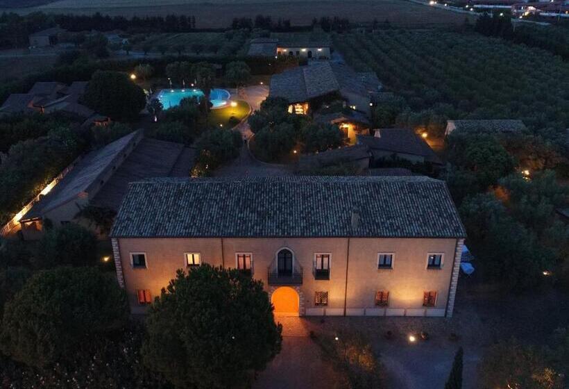 فندق Il Borghetto Beach Club Resort