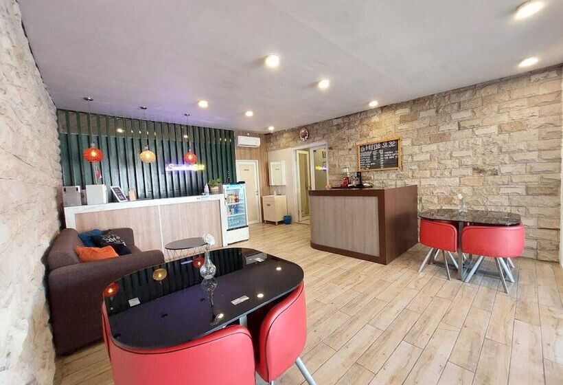 Отель Daima Stay Syariah Sawah Lunto