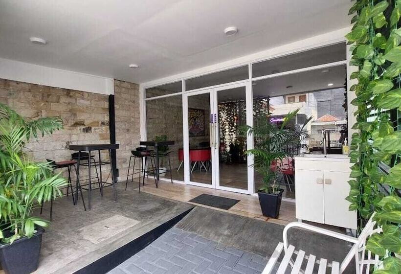 Отель Daima Stay Syariah Sawah Lunto