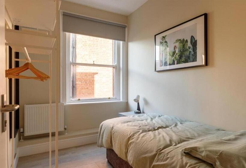 호텔 Dublin Castle Suites