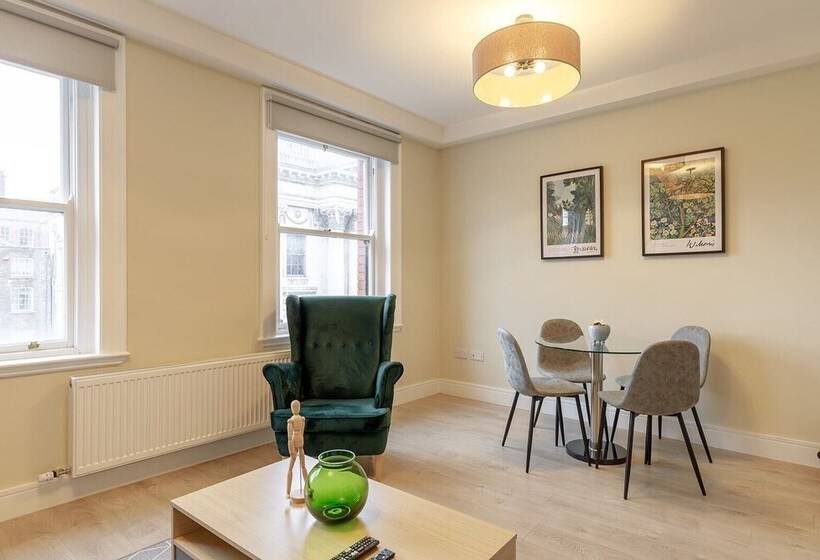 호텔 Dublin Castle Suites