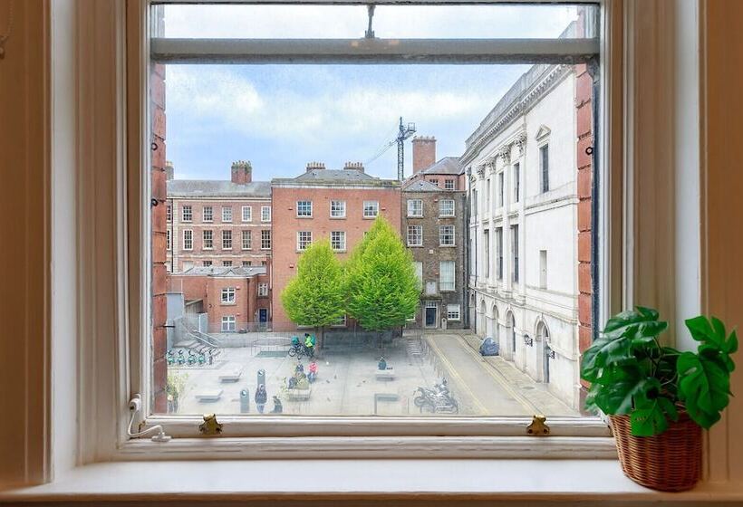 호텔 Dublin Castle Suites