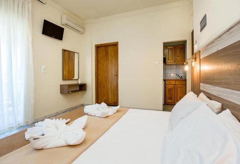 ホテル Ianos Apartments