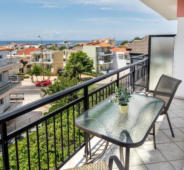 ホテル Ianos Apartments