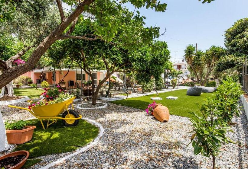 ホテル Ianos Apartments