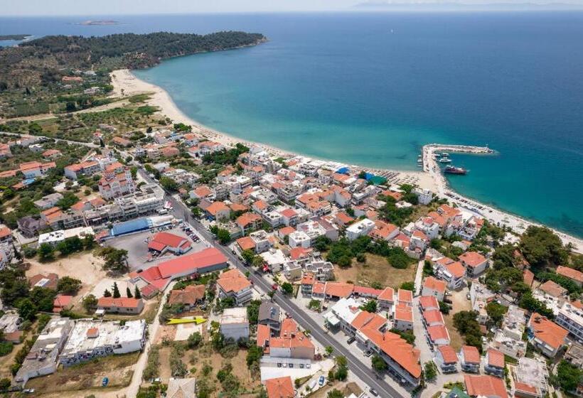 ホテル Ianos Apartments