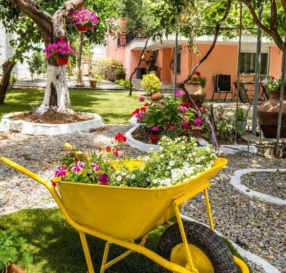 هتل Ianos Apartments