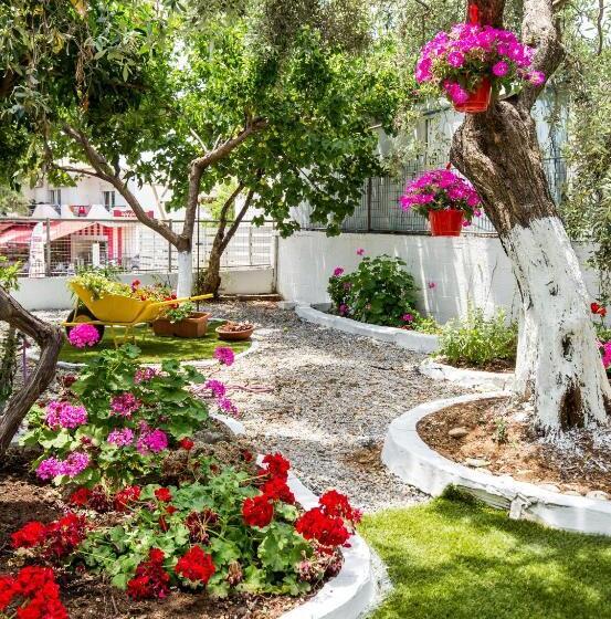 ホテル Ianos Apartments