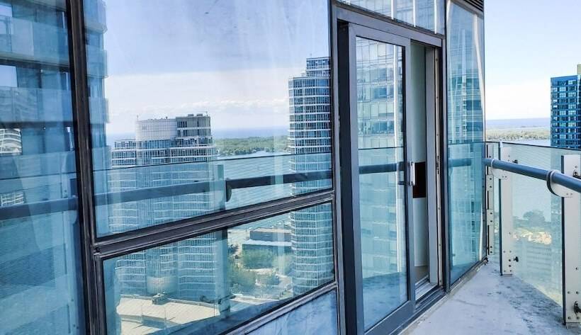 酒店 Ihost Suites Downtown Toronto