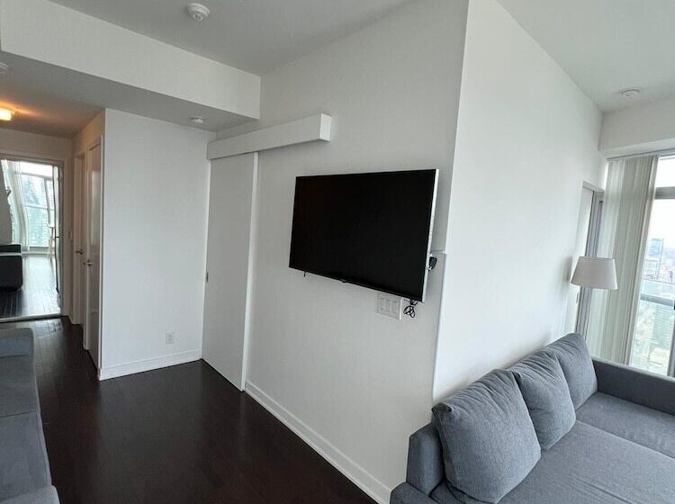 酒店 Ihost Suites Downtown Toronto