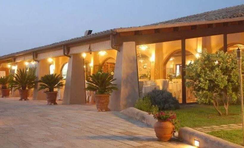 فندق Il Borghetto Beach Club Resort