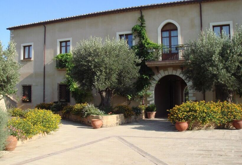 فندق Il Borghetto Beach Club Resort