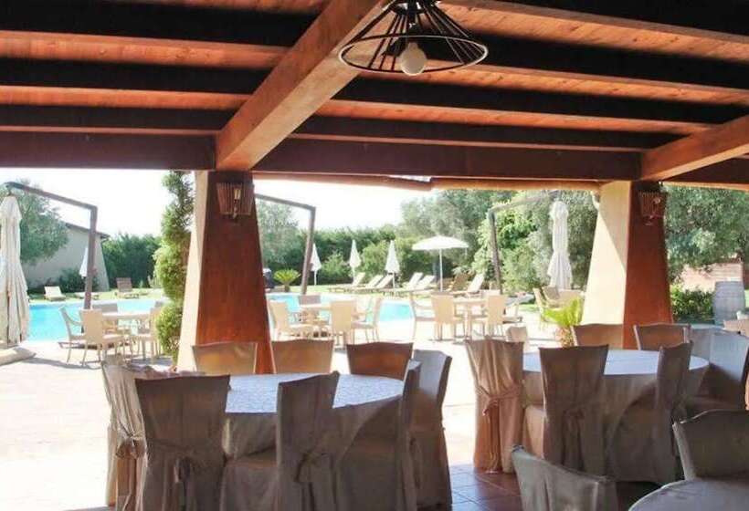 فندق Il Borghetto Beach Club Resort