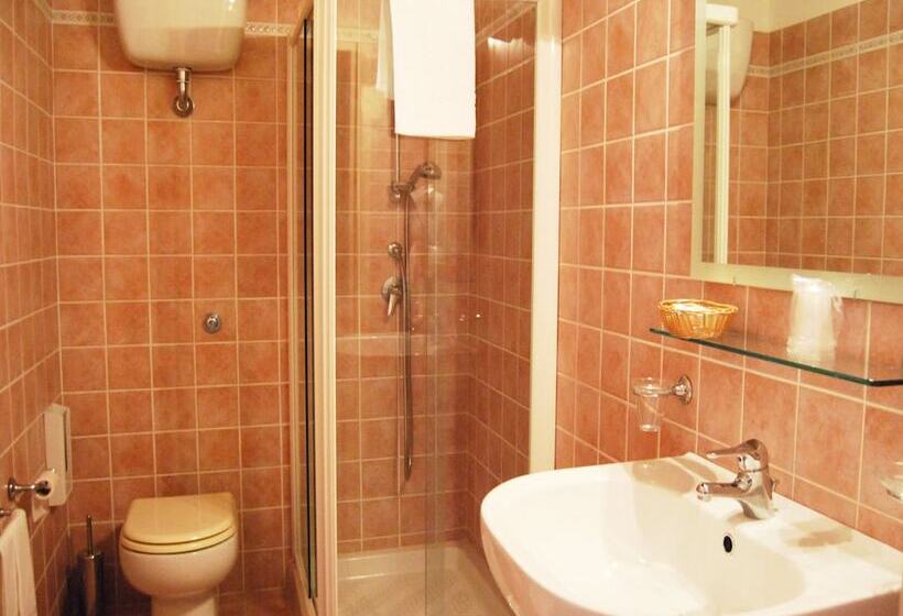 فندق Il Borghetto Beach Club Resort