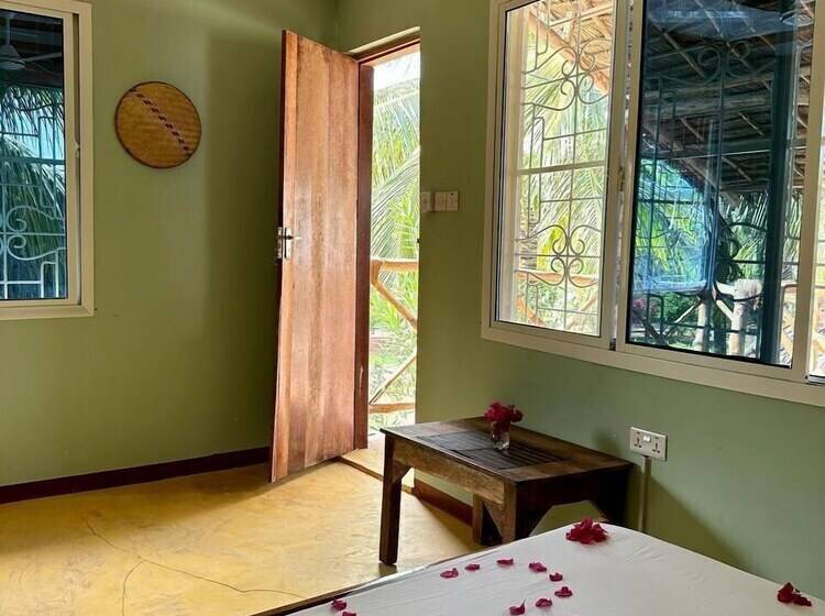 בית מלון כפרי Josh's Paradise