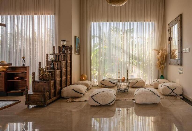 هتل Maison Kenoosha