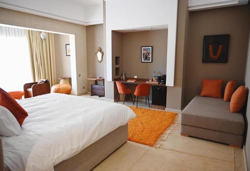 هتل Maison Kenoosha