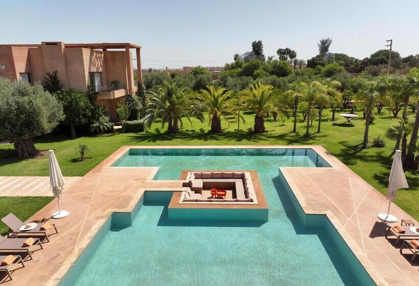 هتل Maison Kenoosha