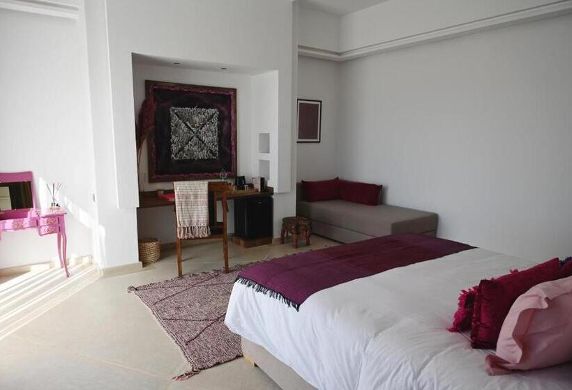 هتل Maison Kenoosha